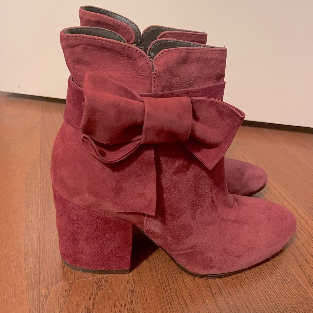 Summit by White Mountain Cranberry Bow Ankle Boots